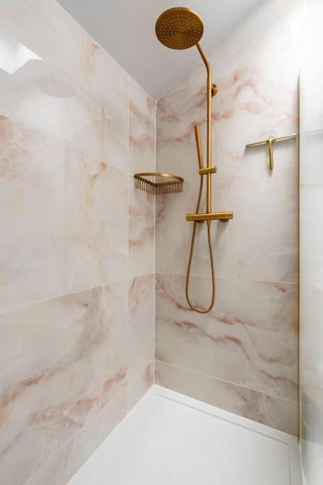 Harbourside Haven - Stylish Retreat In Hotwell - Free Parking Apartment บริสตอล ภายนอก รูปภาพ